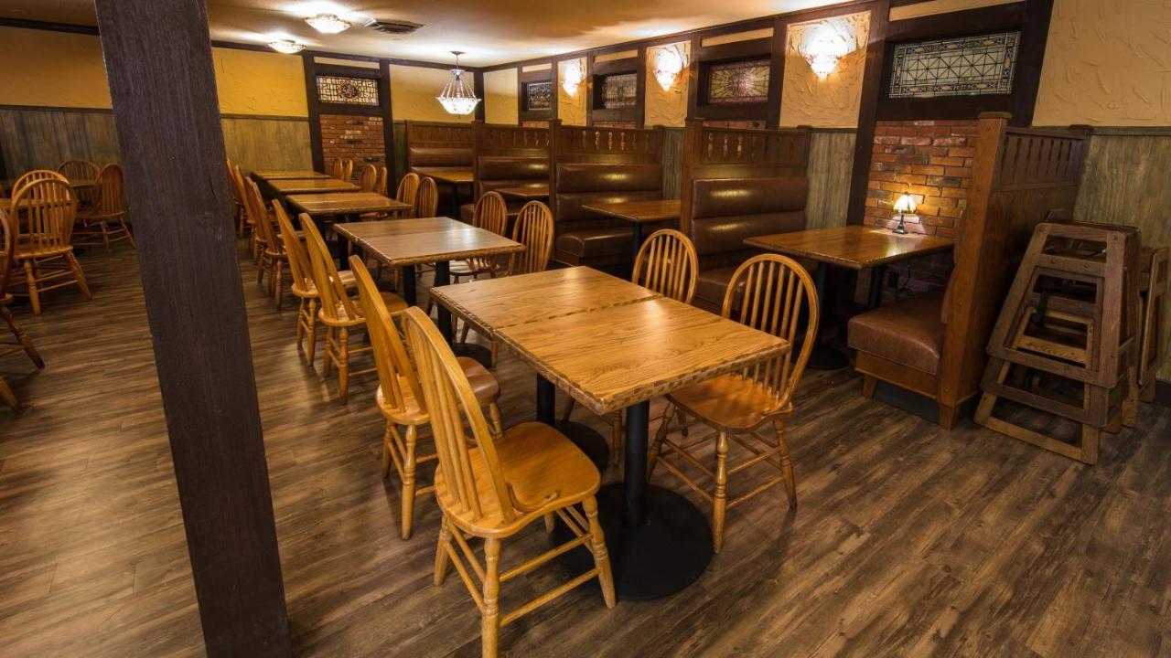 Wild Bear Inn Пиджен Фордж Екстериор снимка