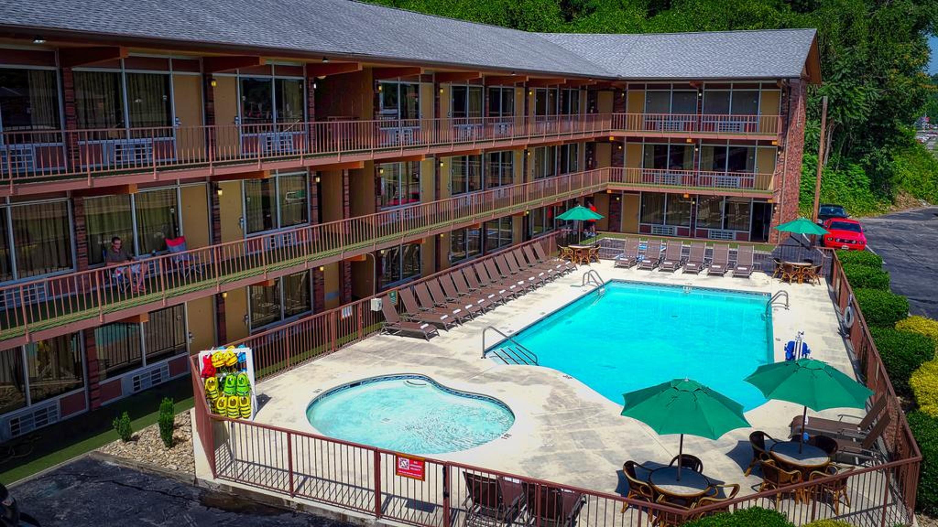 Wild Bear Inn Пиджен Фордж Екстериор снимка