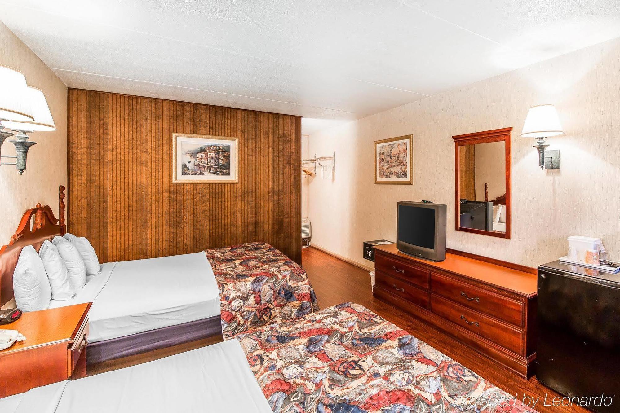 Wild Bear Inn Пиджен Фордж Екстериор снимка