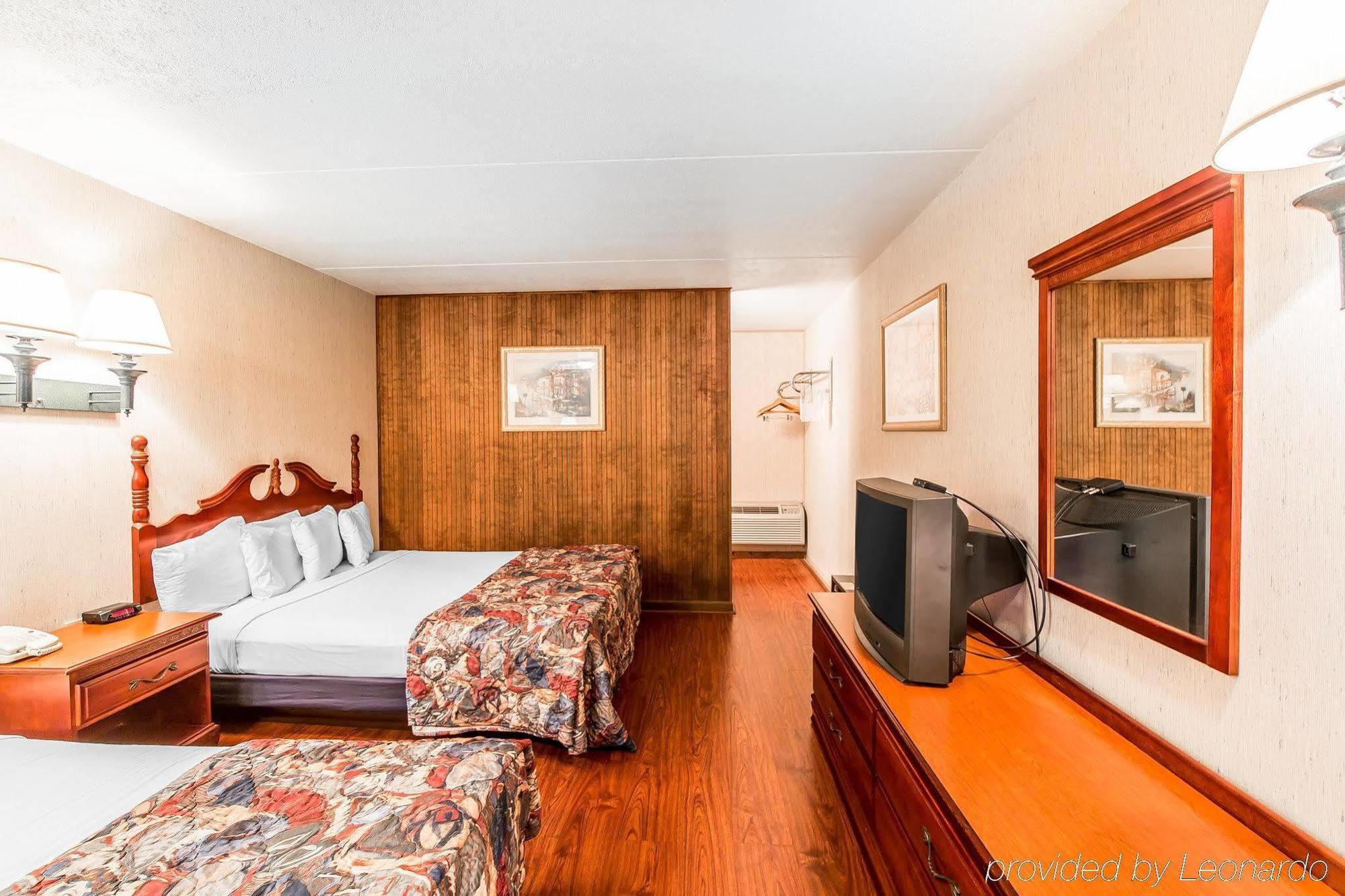 Wild Bear Inn Пиджен Фордж Екстериор снимка